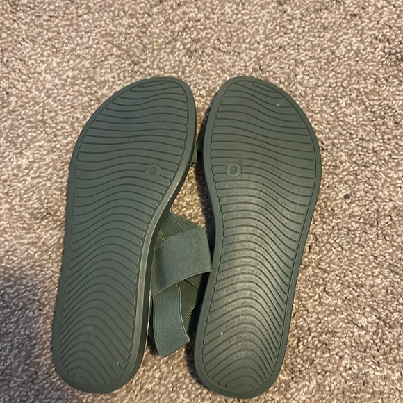 Olive Green Steve Madden, sandals - Picture 6 of 6